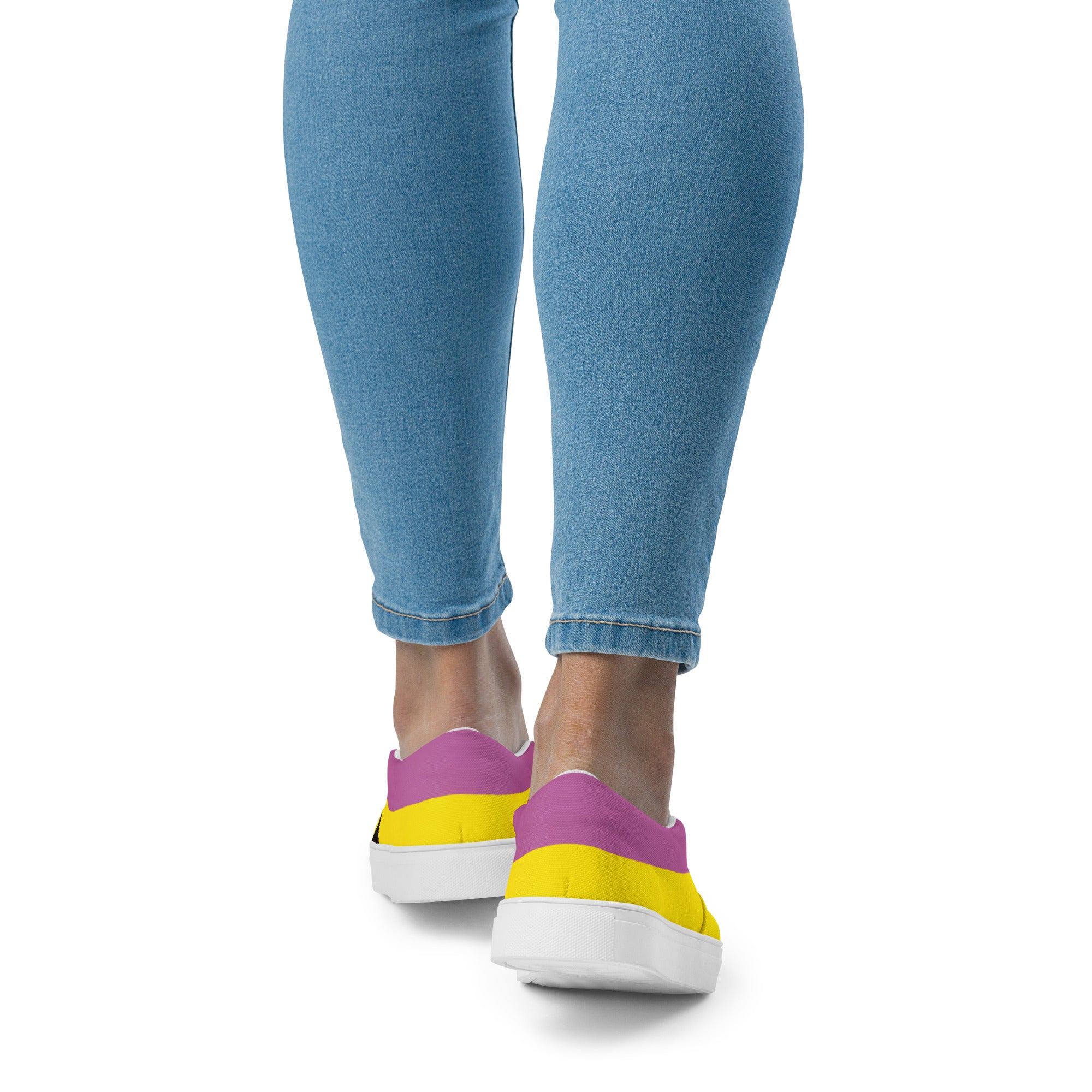 Women’s slip-on canvas shoes